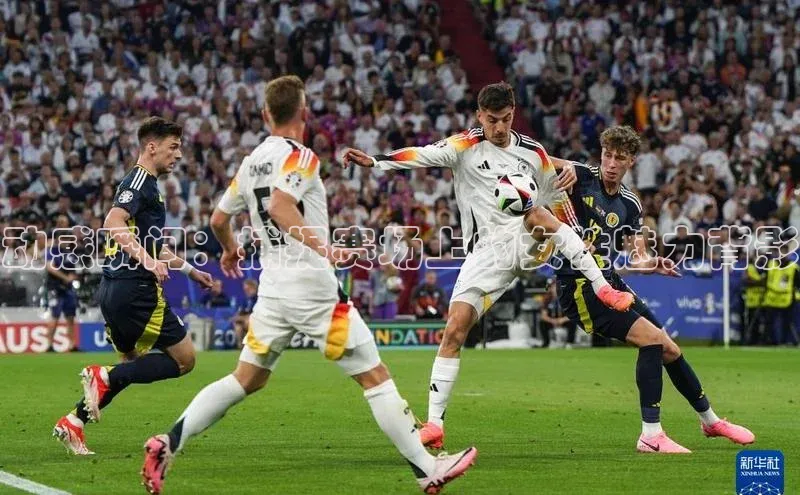 动感瞬间：捕捉赛场上的女性魅力背影